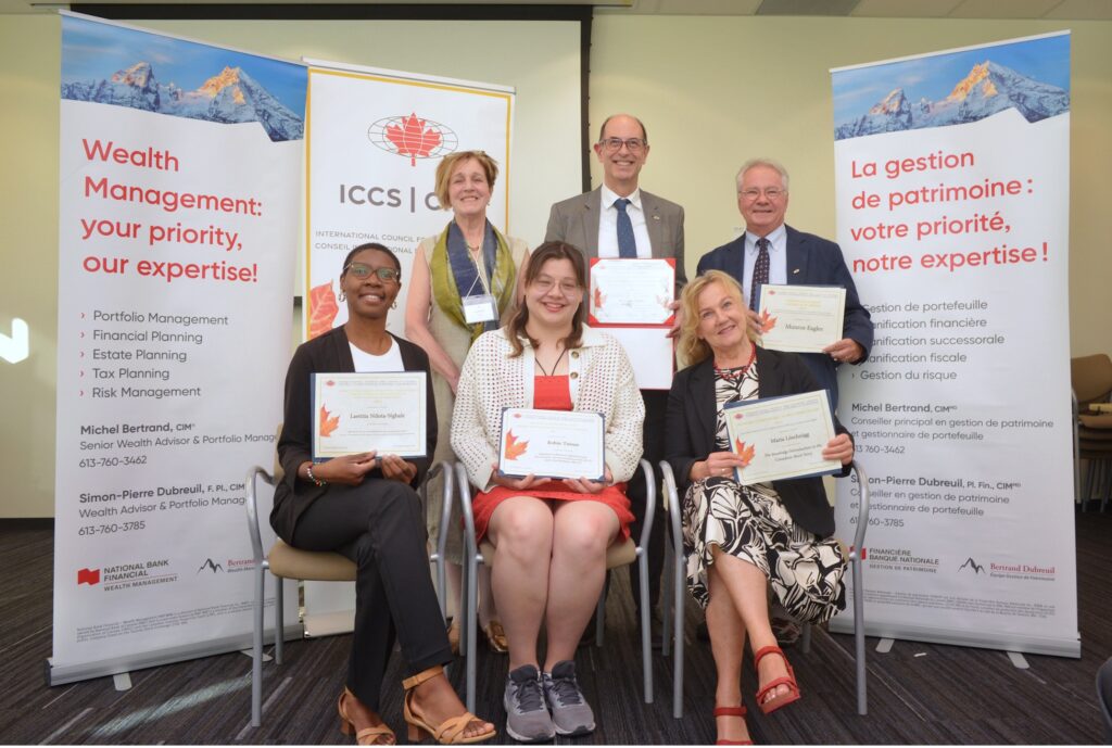 Awards Ceremony Recipients with ICCS President Jane Koustas. Clockwise from top left: Jane Koustas; Colin Coates (Canadian Studies Network, recipient of the 2024 Governor General’s International Award in Canadian Studies); Munroe Eagles (Association for Canadian Studies in the United States, 2024 recipient of a Certificate of Merit); Maria Löschnigg (Association for Canadian Studies in German-speaking Countries, 2024 recipient of the Pierre Savard Award); Robin Turner (Association for Canadian Studies in the United States, 2024 Graduate Student Scholarship recipient); Laetitia Ndota-Ngbale (French Association for Canadian Studies, recipient of the Best Doctoral Thesis in International Canadian Studies). Cérémonie de remise des prix avec la présidente du CEIC, Jane Koustas. Dans le sens horaire à partir du coin supérieur gauche : Jane Koustas; Colin Coates (Réseau d'études canadiennes, récipiendaire du Prix international du Gouverneur général en études canadiennes 2024); Munroe Eagles (Association for Canadian Studies in the United States, récipiendaire du Certificat de mérite 2024); Maria Löschnigg (Association d’Études Canadiennes dans les Pays de Langue Allemande, récipiendaire du prix Pierre Savard 2024); Robin Turner (Association for Canadian Studies in the United States, récipiendaire d'une bourse pour étudiant en études supérieures 2024); Laetitia Ndota-Ngbale (Association française en études canadiennes, récipiendaire du Prix de la meilleure thèse de doctorat en études canadiennes internationales)