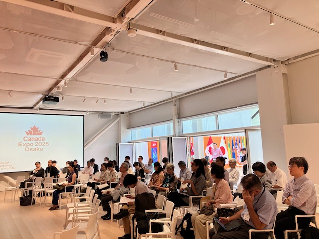 The audience at KGU Le public à KGU