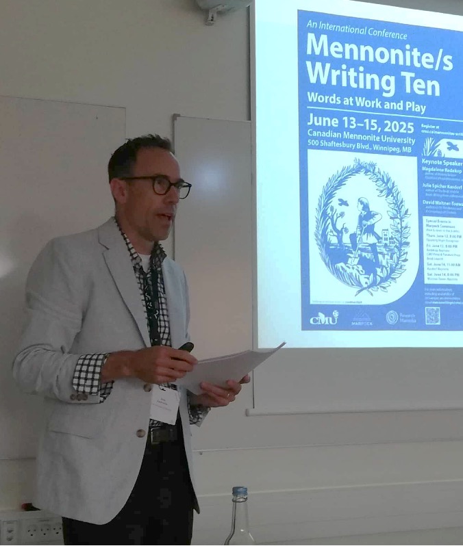 Robert Zacharias delivering the conference keynote, NACS conference 2025; Robert Zacharias prononçant le discours d’ouverture de la conference, Conférence NACS 2025